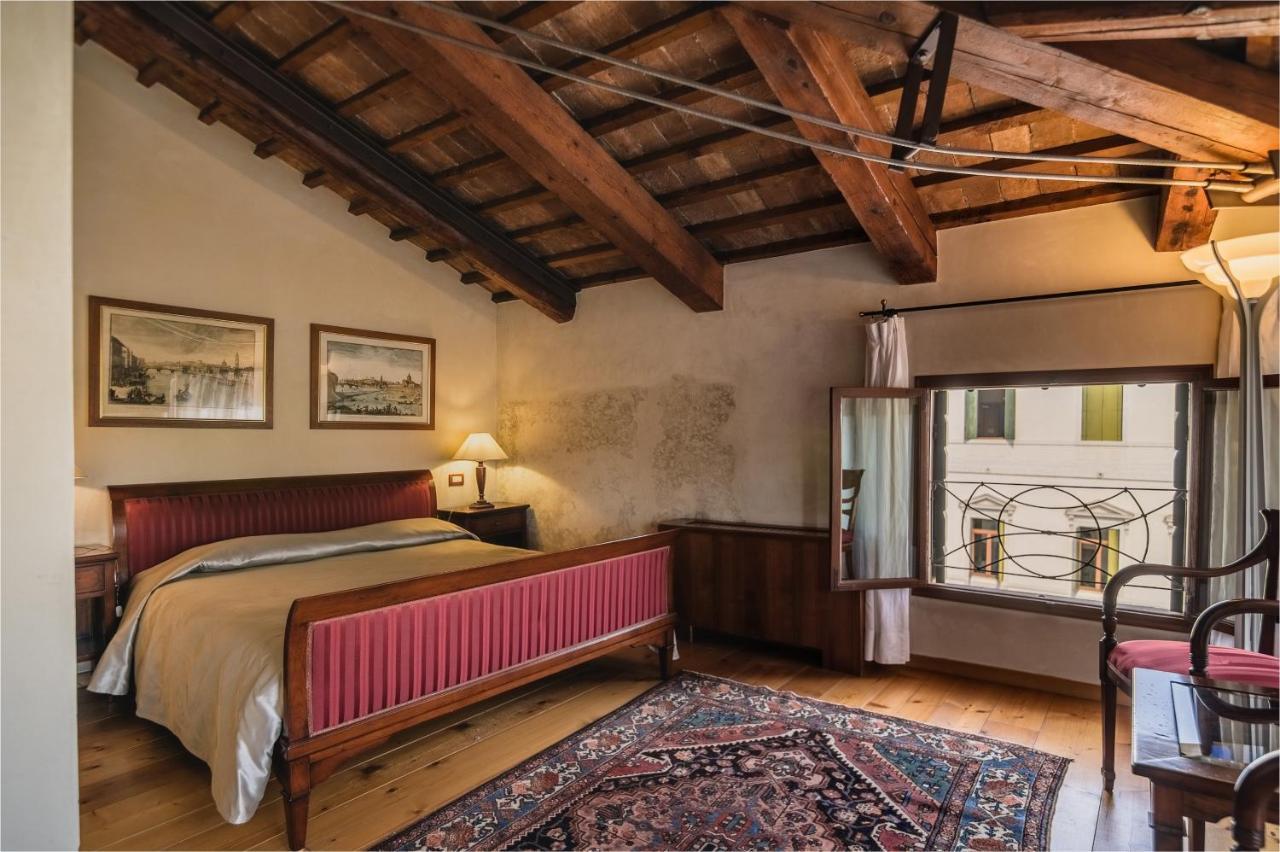 Le Camere Di Palazzo Bortolan Treviso Exterior photo